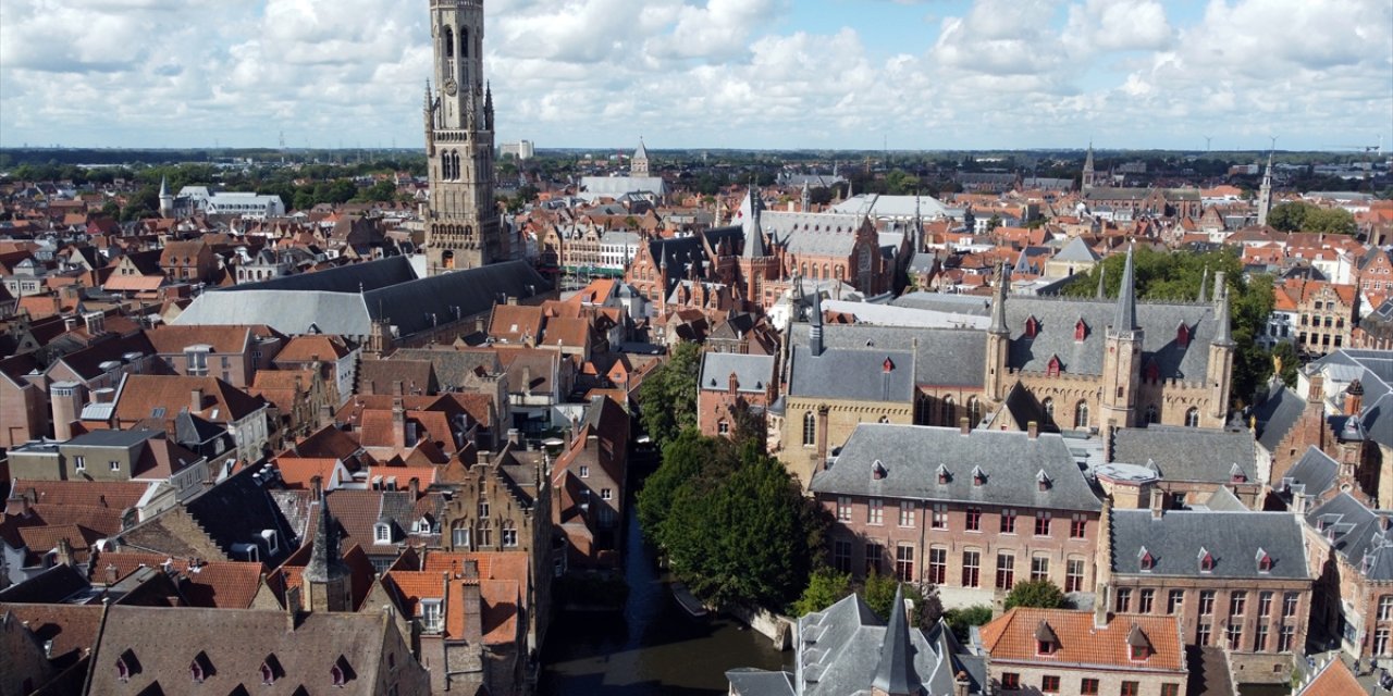 Ziyaretçilerini Orta Çağ'a götüren Brugge turist yoğunluğundan şikayetçi