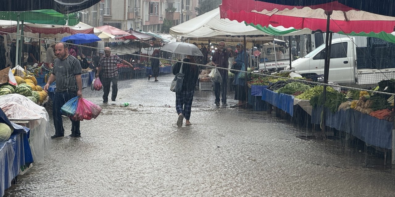 Tekirdağ'da sağanak etkili oluyor