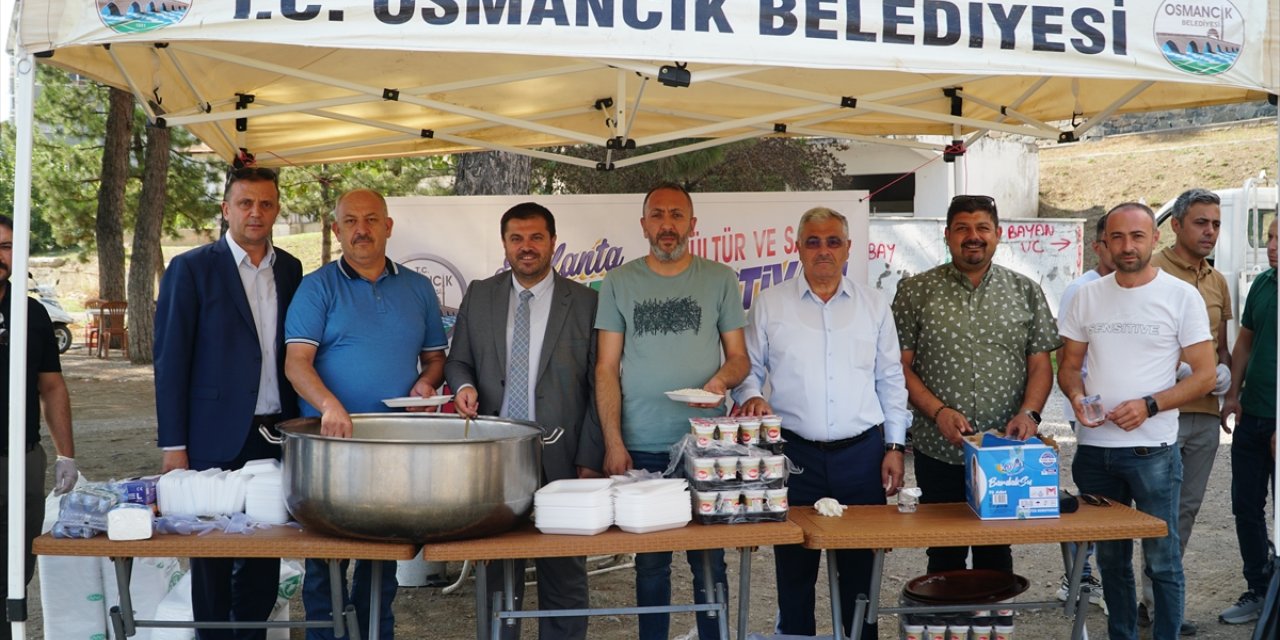 Yeni mahsul Osmancık pirincinden yapılan pilav D 100 kara yolunda seyahat edenlere dağıtıldı