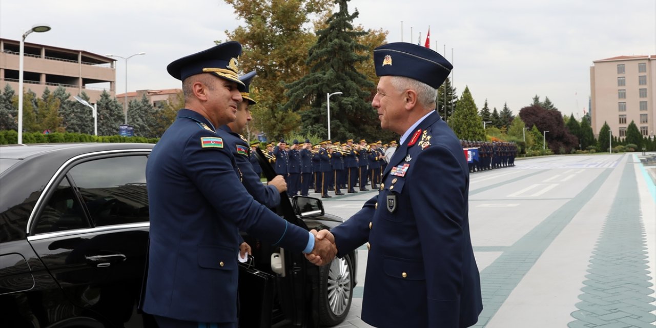 Azerbaycan Hava Kuvvetleri Komutan Vekili İslamzade'den Hava Kuvvetleri Komutanlığına ziyaret