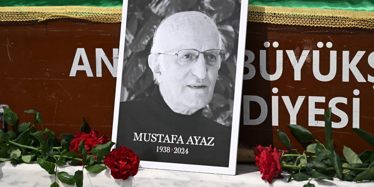 Ressam Mustafa Ayaz son yolculuğuna uğurlandı