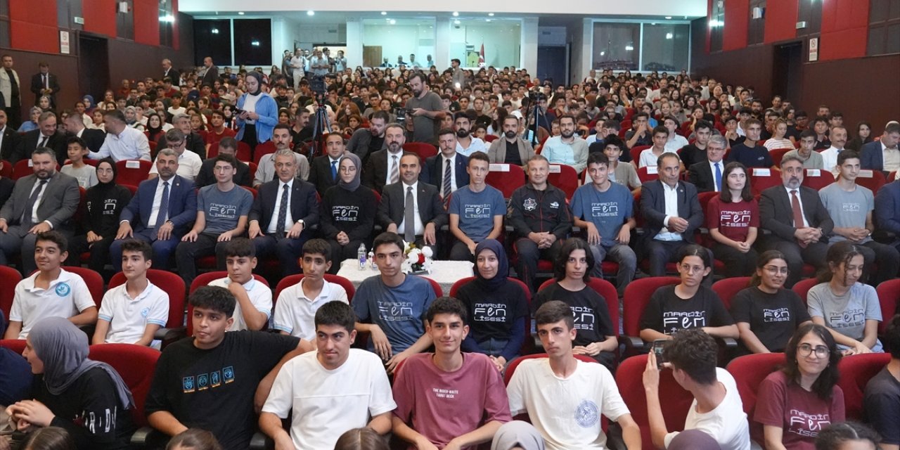 Bakan Kacır, Mardin'de "Astronotlarımızın Katılımı ile Lise Öğrenci Buluşması" programına katıldı