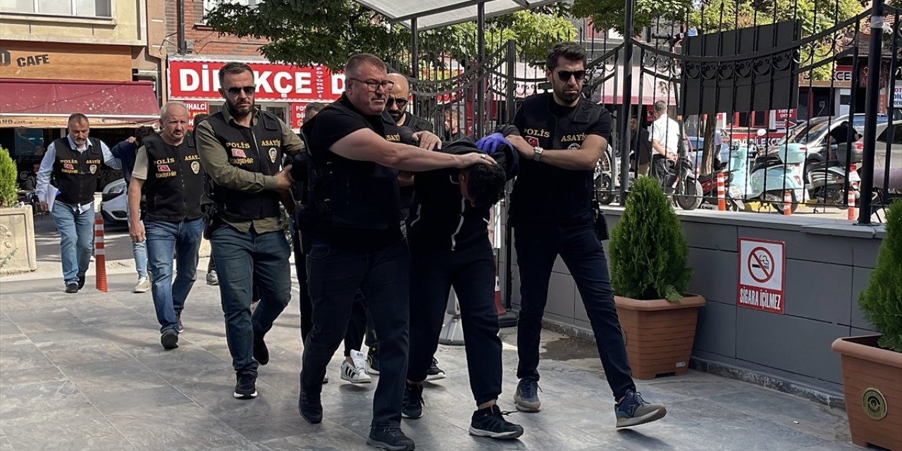 Eskişehir'de asker eğlencesinde polise mukavemet eden 4 şüpheli yakalandı