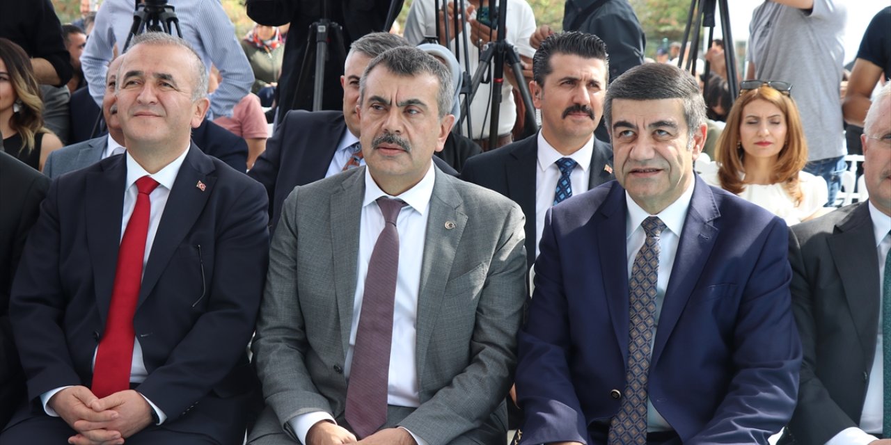 Milli Eğitim Bakanı Tekin, Elazığ'da İbrahim Taşel Ortaokulu'nun açılışında konuştu: