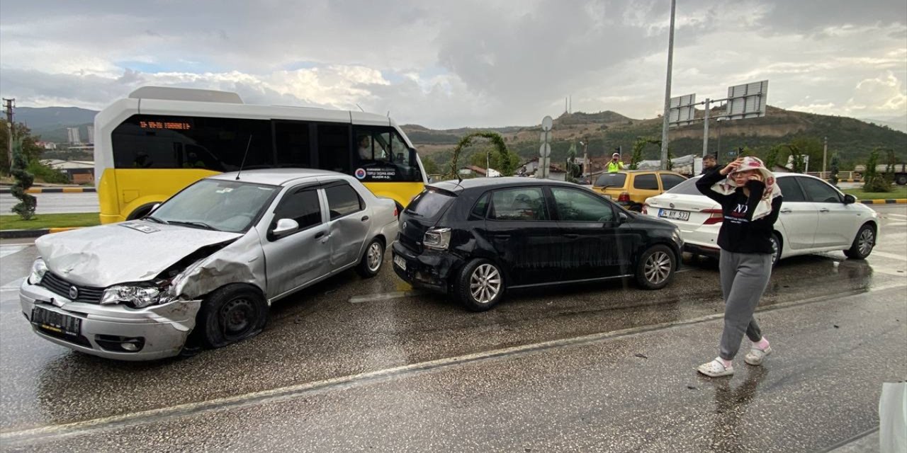 Karabük'te zincirleme trafik kazasında 4 kişi yaralandı