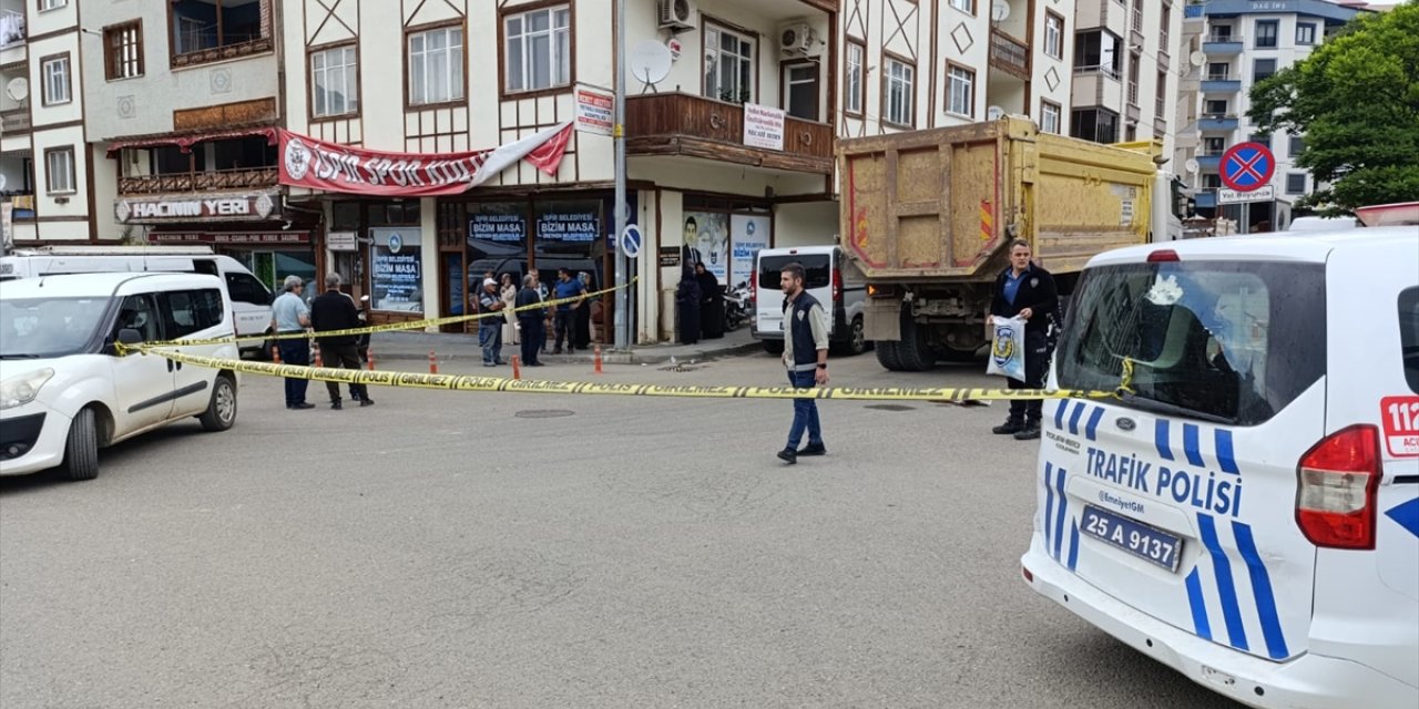 Erzurum'da kamyonun çarptığı yaya öldü