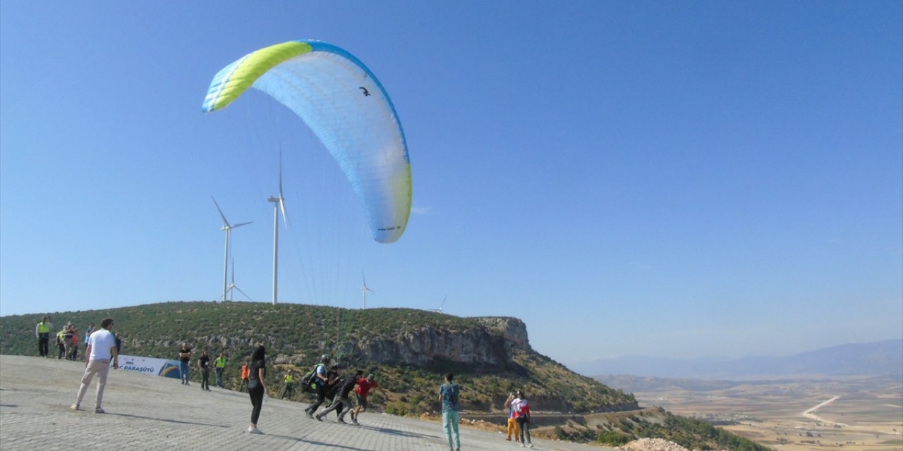 Gaziantep'te Yamaç Paraşütü Festivali başladı