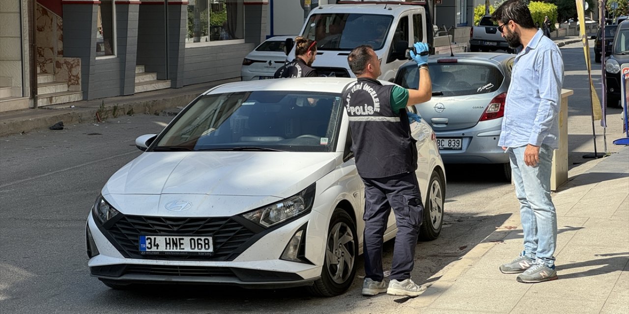 İzmir'de çıkan kavgada bıçaklanan kişi öldü