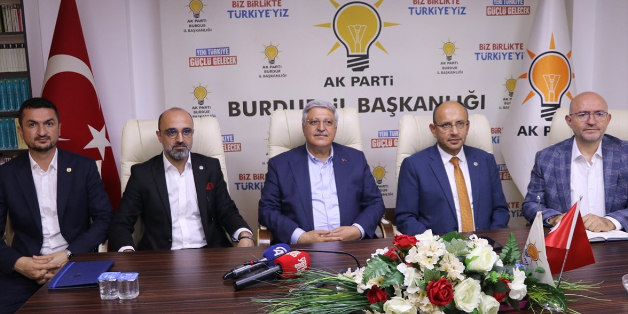 AK Parti Genel Başkan Yardımcısı Vedat Demiröz, Burdur'da parti buluşmasında konuştu: