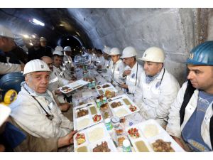 Bakan Yardımcısı Cansız, madencilerle iftar yaptı