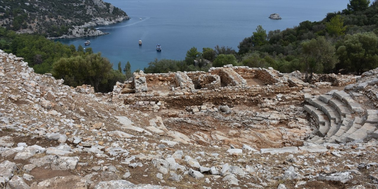 Amos'un antik tiyatrosundaki kazılar bu yıl sonunda tamamlanacak