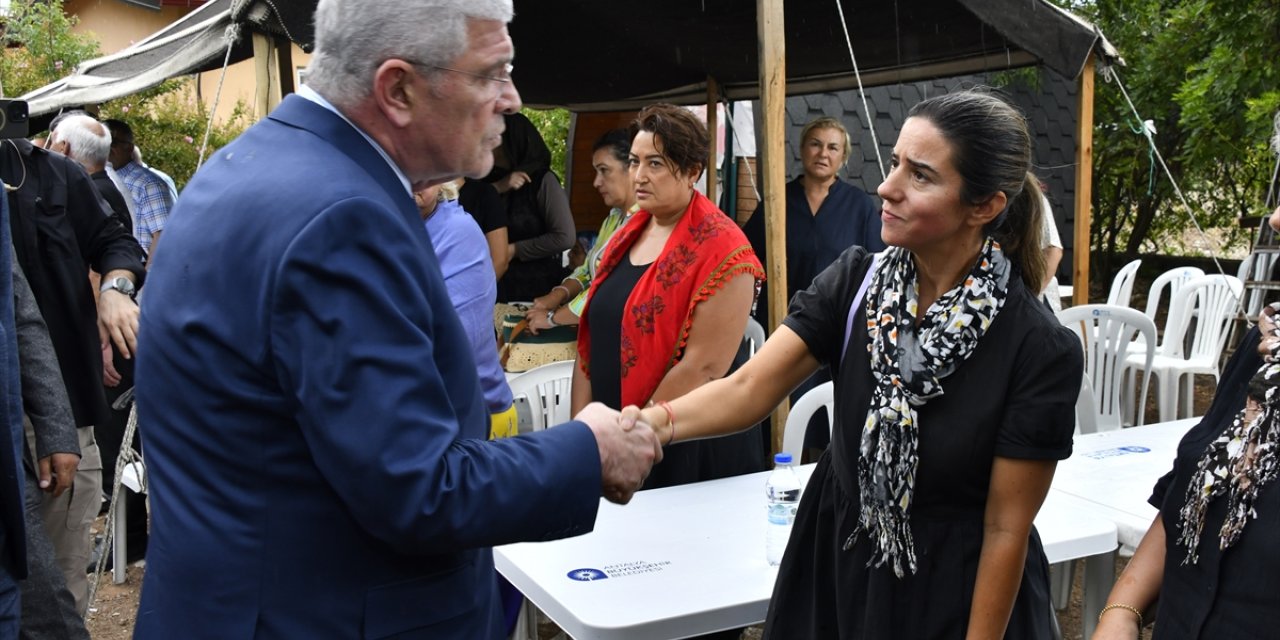 İYİ Parti Genel Başkanı Dervişoğlu, Türkeş'in yol arkadaşlarından Dönmezer'in cenaze törenine katıldı