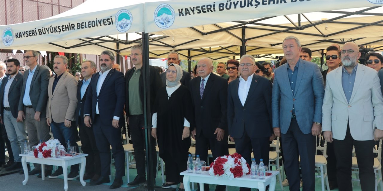 Kayseri'de eşi Alzheimer hastası olan hayırseverin yaptırdığı Alzheimer gündüz bakımevinin temeli atıldı