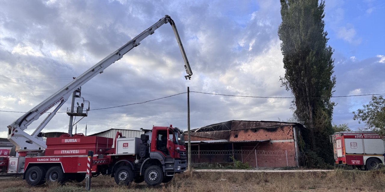 Bursa'da geri dönüşüm tesisinde çıkan yangın söndürüldü