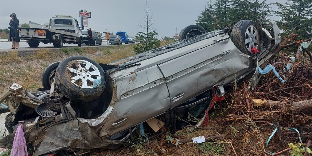 Yozgat’ta devrilen otomobildeki 1 kişi öldü, 3 kişi yaralandı