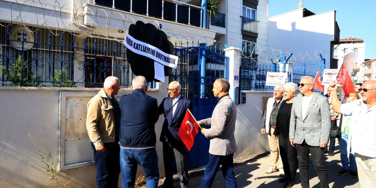 Edirne'de Yunanistan Konsolosluğu önüne siyah çelenk bırakıldı