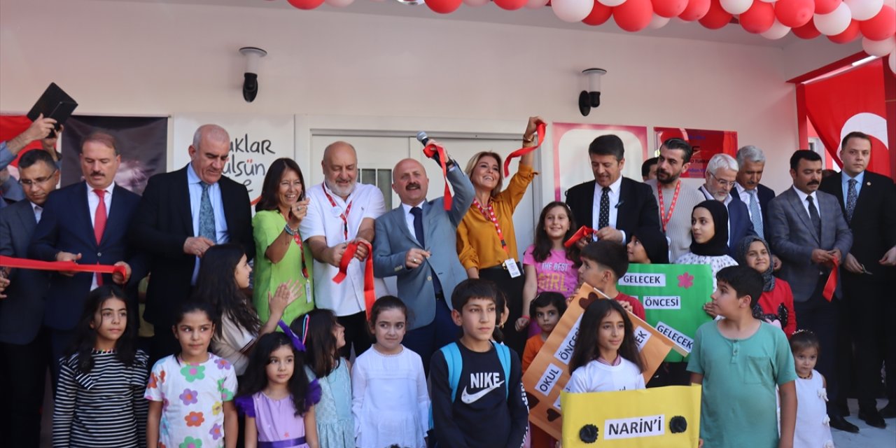 Adıyaman'da Çocuklar Gülsün Diye Derneği öncülüğünde yaptırılan anaokulu açıldı