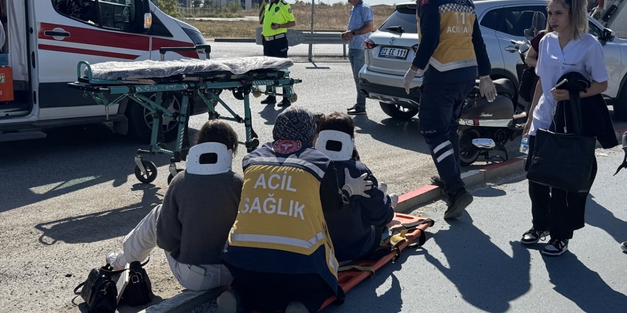 Edirne'de motosikletin devrilmesi sonucu 2 kişi yaralandı