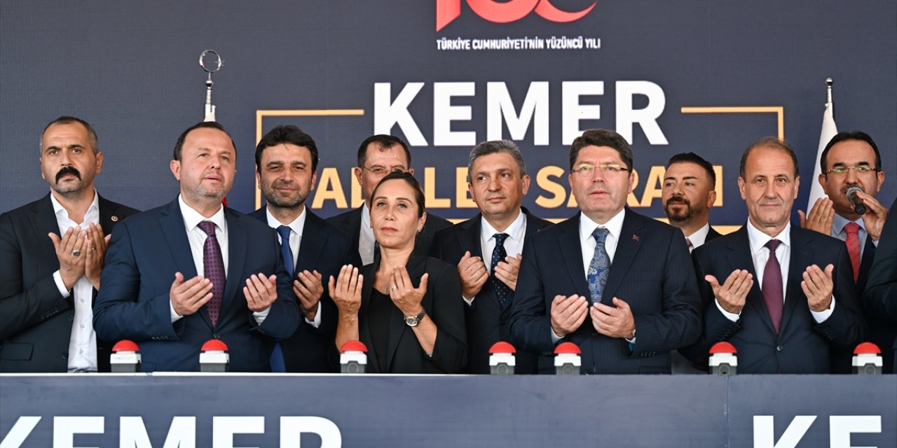 Adalet Bakanı Tunç, Kemer Adalet Sarayı'nın temel atma töreninde konuştu: