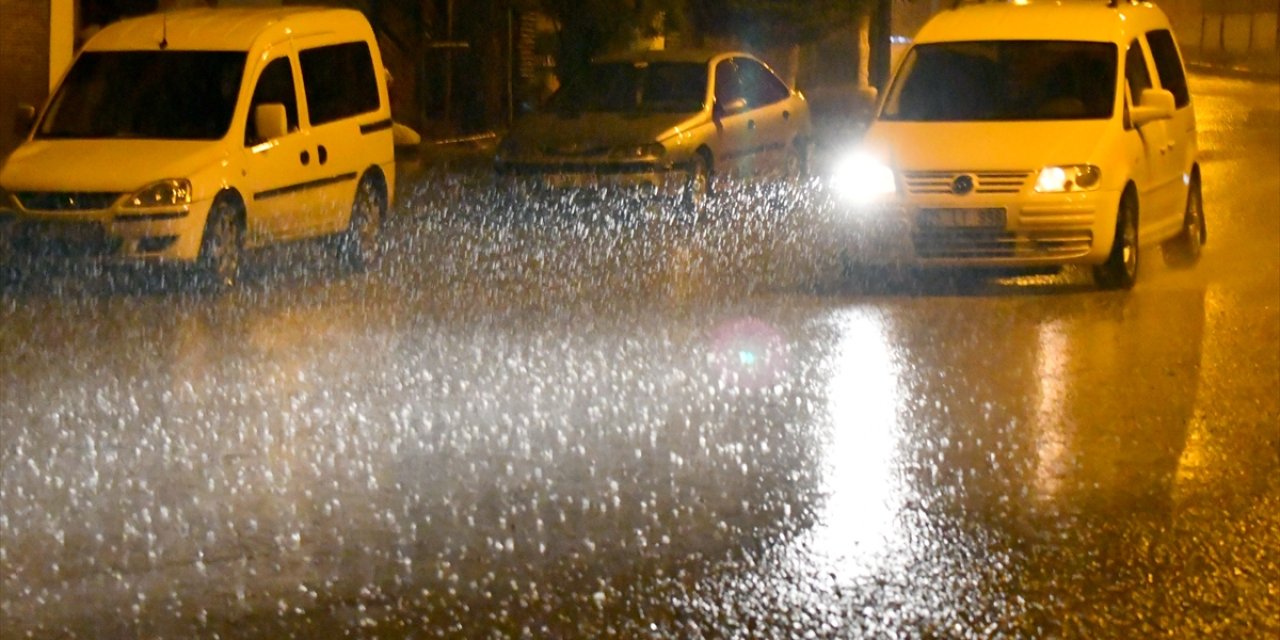 Kars'ta sağanak ve dolu etkili oldu