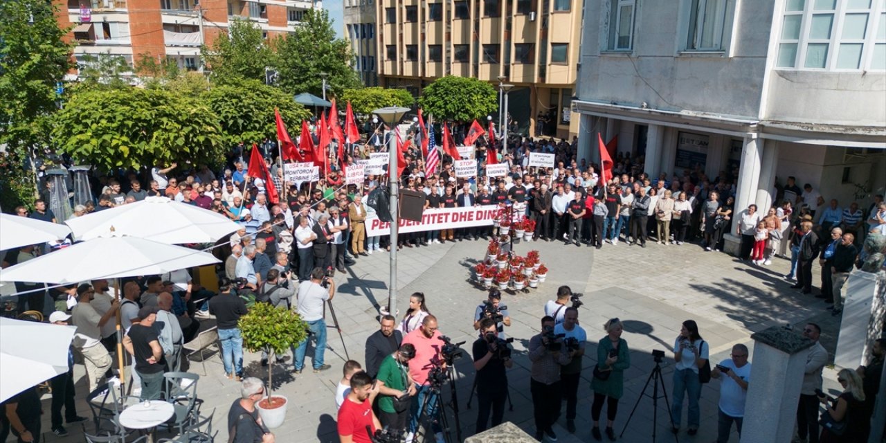 Arnavutlar, Sırbistan'ın güneyindeki Preşevo'da ayrımcılığı protesto etti