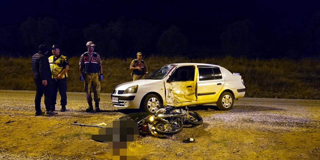 Hatay'da otomobil ile motosikletin çarpıştığı kazada 1 kişi öldü, 2 kişi yaralandı