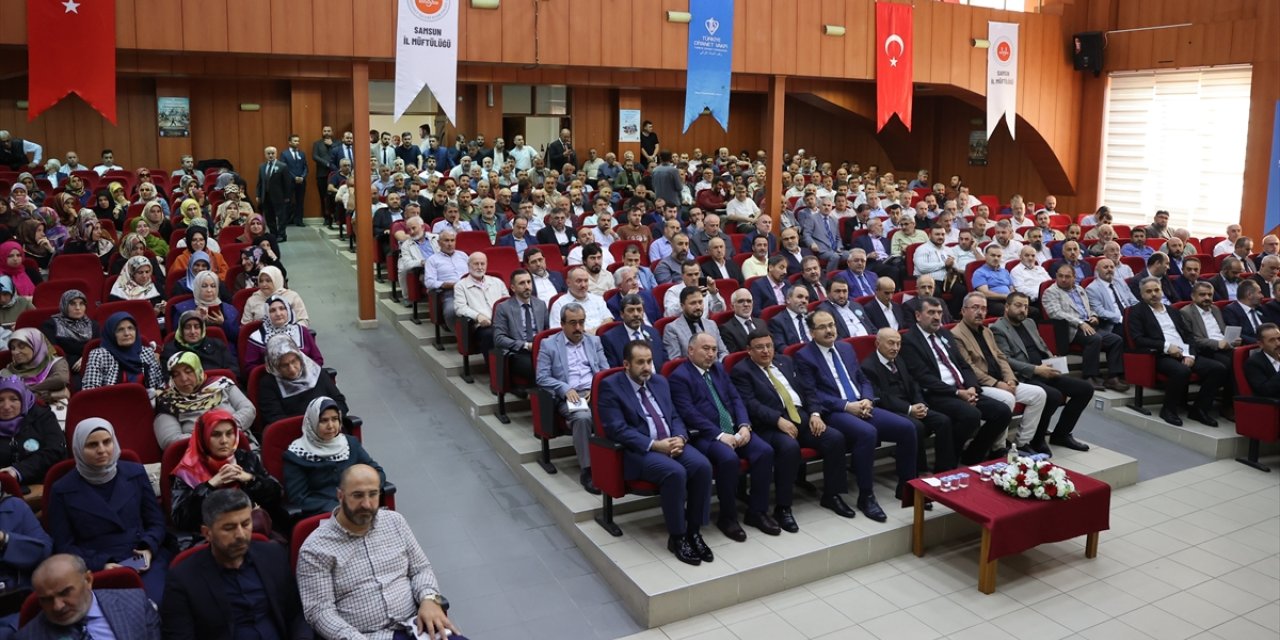 Samsun'da "Peygamberimiz ve şahsiyet inşası" konferansı düzenlendi