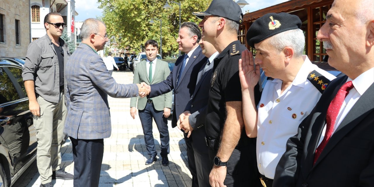 Mülkiye başmüfettişliğine atanan Vali Doruk, Amasya'dan uğurlandı