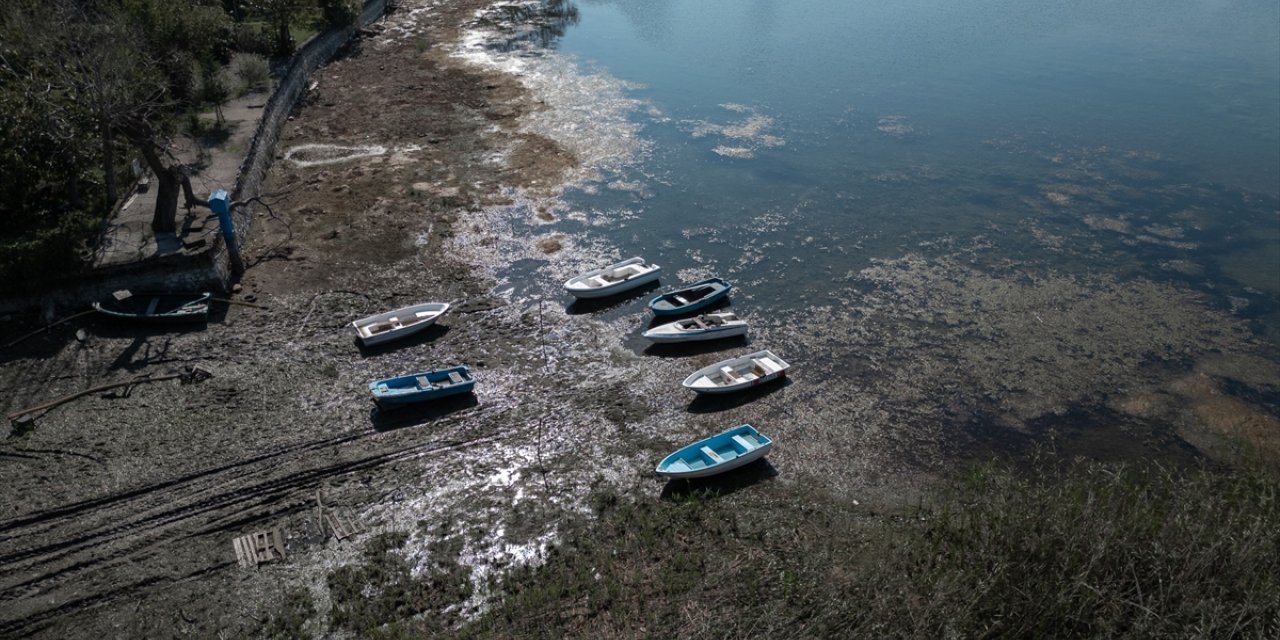 Sapanca Gölü'nde su 17 metre çekildi