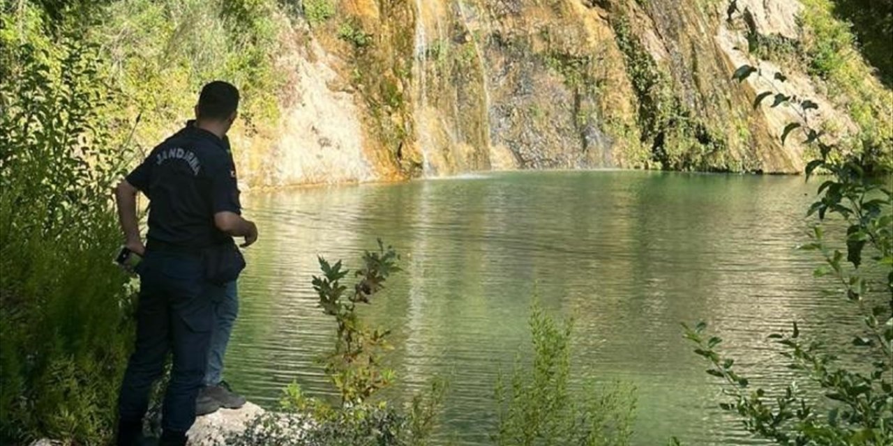 Antalya'da serinlemek için şelaleye giren turist boğuldu