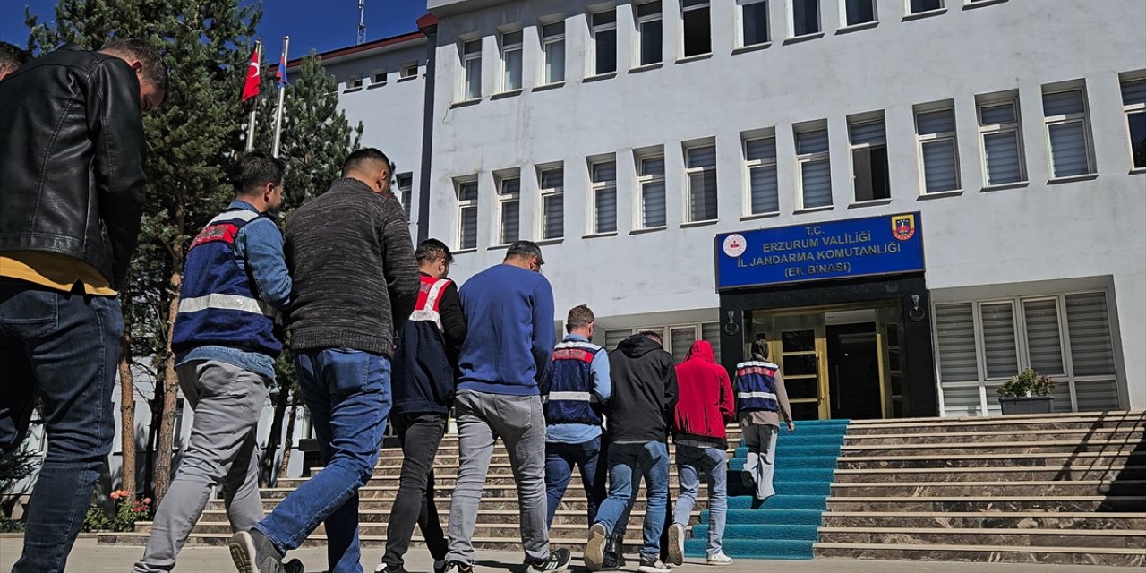 Erzurum'da sosyal medyadan terör propagandası iddiasıyla 10 şüpheli yakalandı