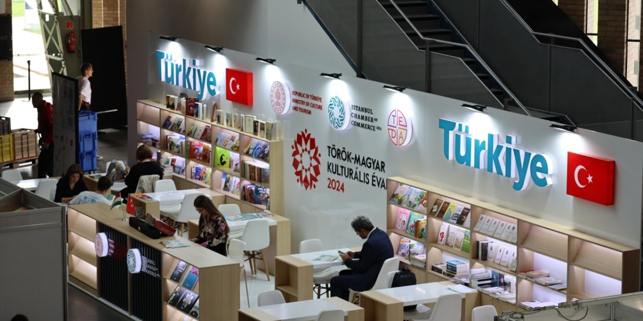 Macaristan'da AA'nın yayınlarının da sergilendiği kitap fuarı açıldı