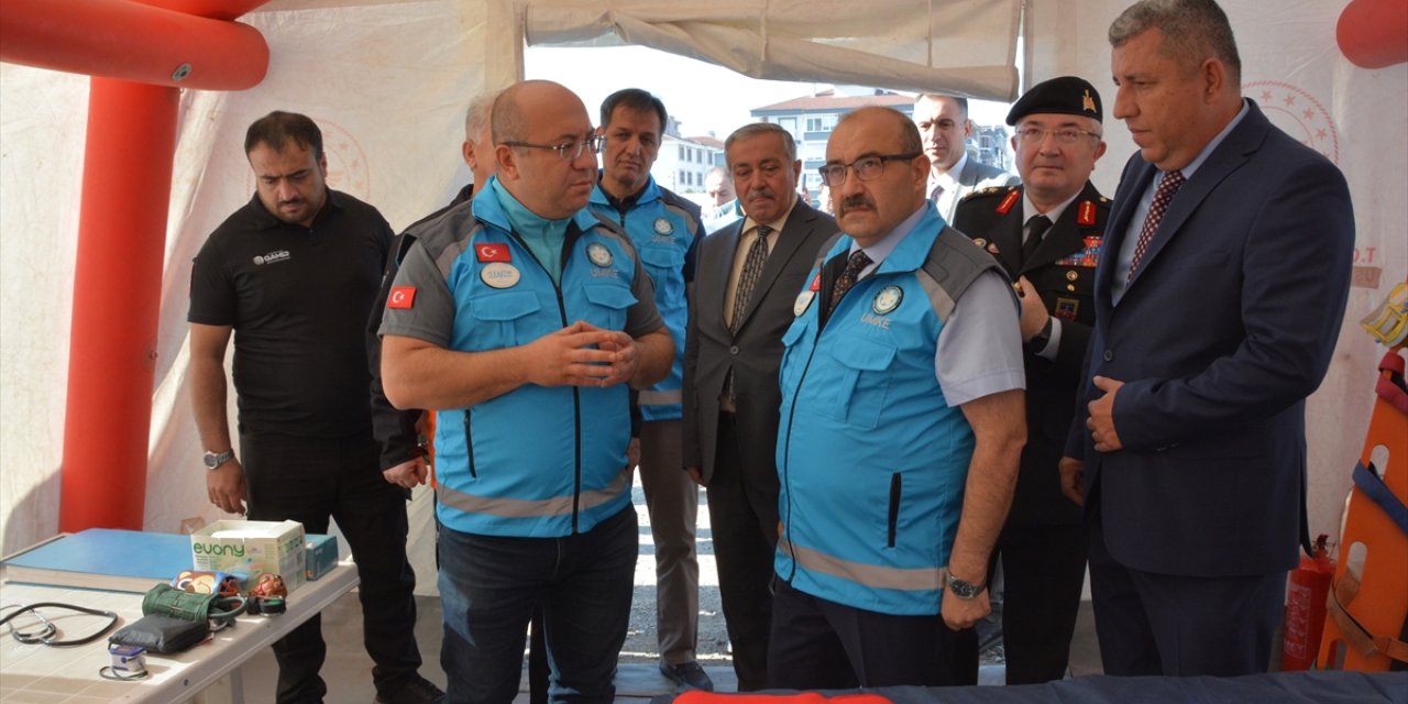 Balıkesir'de afet tedbirleri kapsamında mobil sahra hastanesi kuruldu