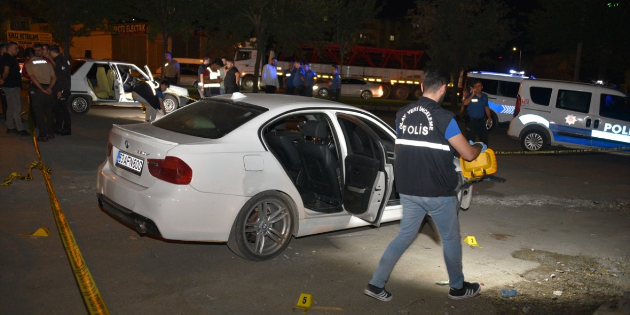 Şanlıurfa'da aracın camına tüfek saçması isabet etti, 6 kişi yaralandı