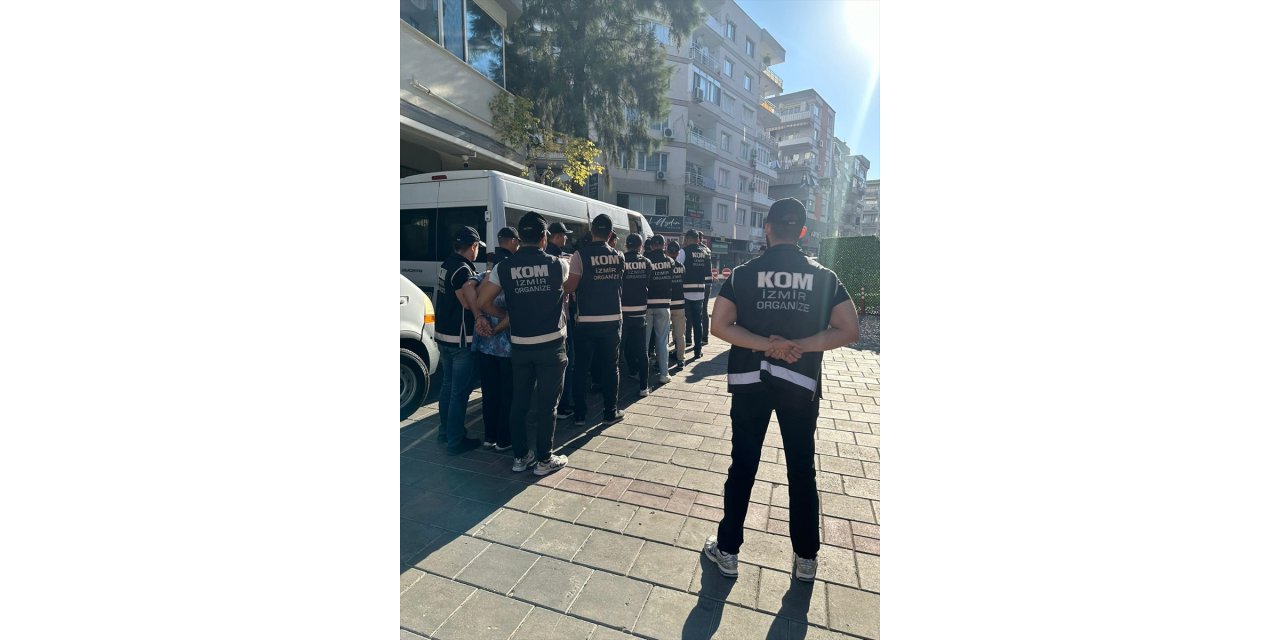 İzmir'de silah kaçakçılığı operasyonunda 7 şüpheli tutuklandı