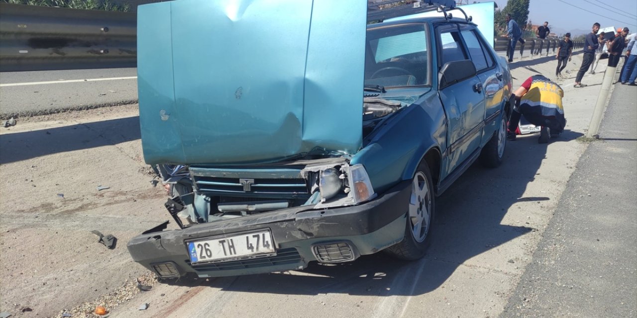 Afyonkarahisar'da trafik kazasında 1 kişi öldü, 2 kişi yaralandı