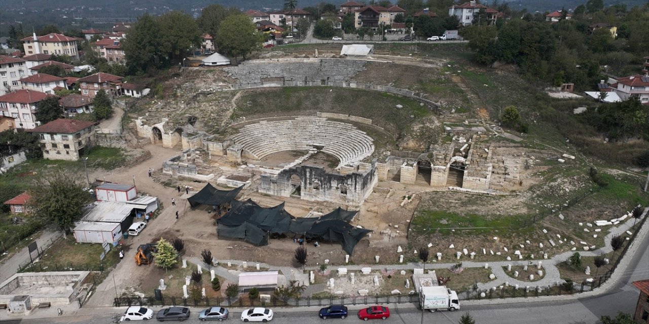 Düzce'de antik kentteki kazı çalışmalarıyla tarihin izi sürülüyor