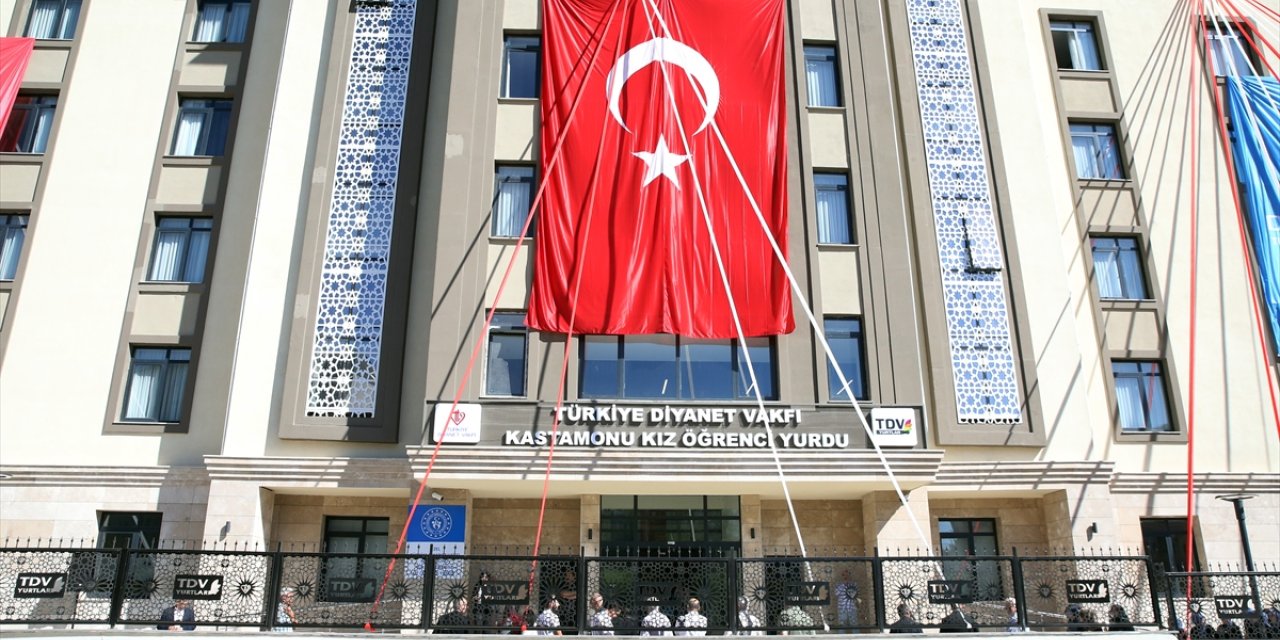 Diyanet İşleri Başkanı Erbaş, Kastamonu'da yurt açılış töreninde konuştu: