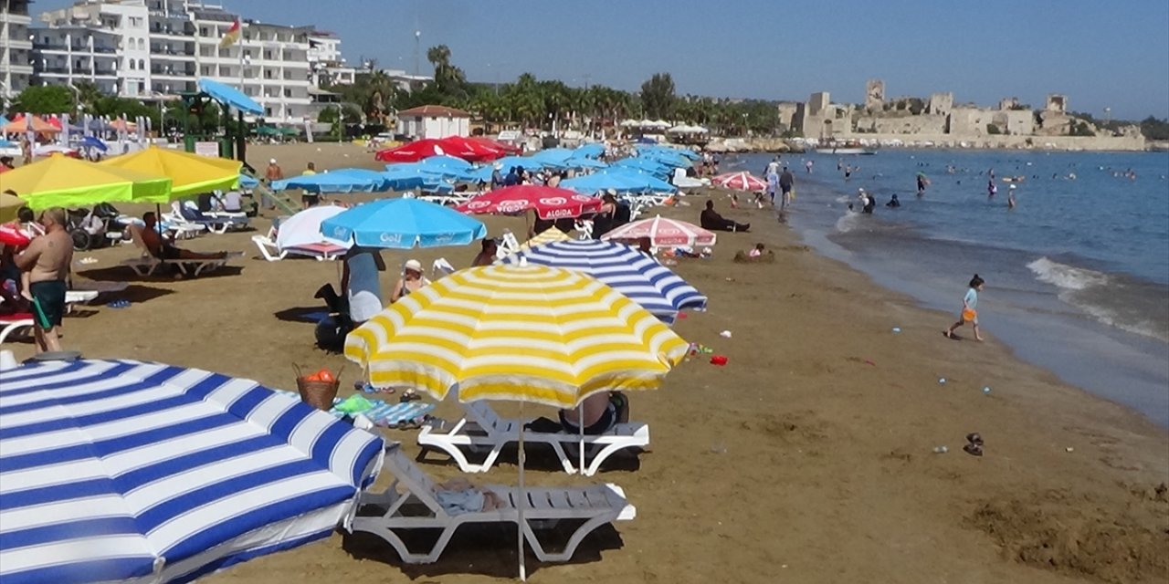 Mersin Kızkalesi'nde turizm hareketliliği sürüyor