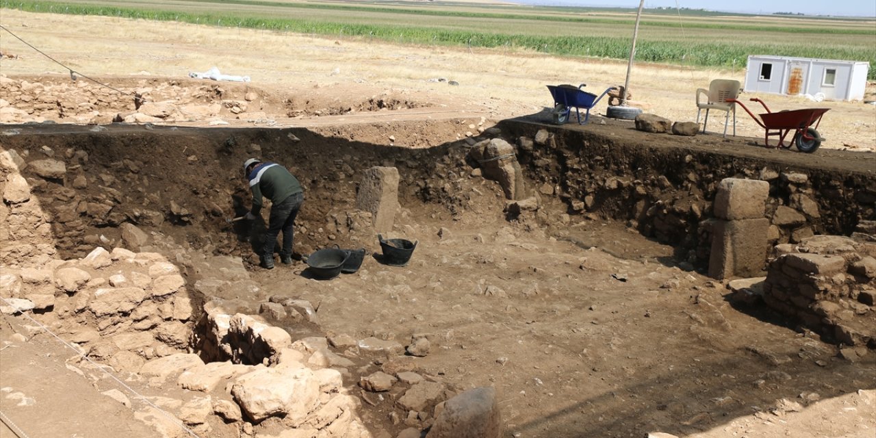 Sefertepe'de yaklaşık 10 bin yıl öncesine tarihlenen süs eşyaları bulundu