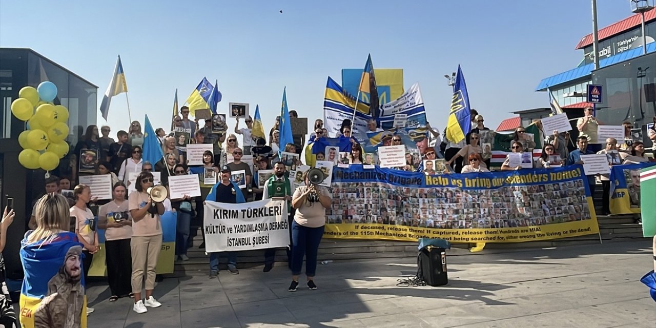 Rusya'nın Ukrayna'ya saldırıları İstanbul'da protesto edildi