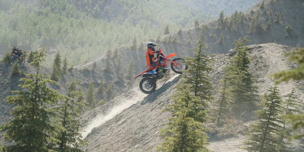 Çorum'da Enduro Motosiklet Yarışları yapıldı