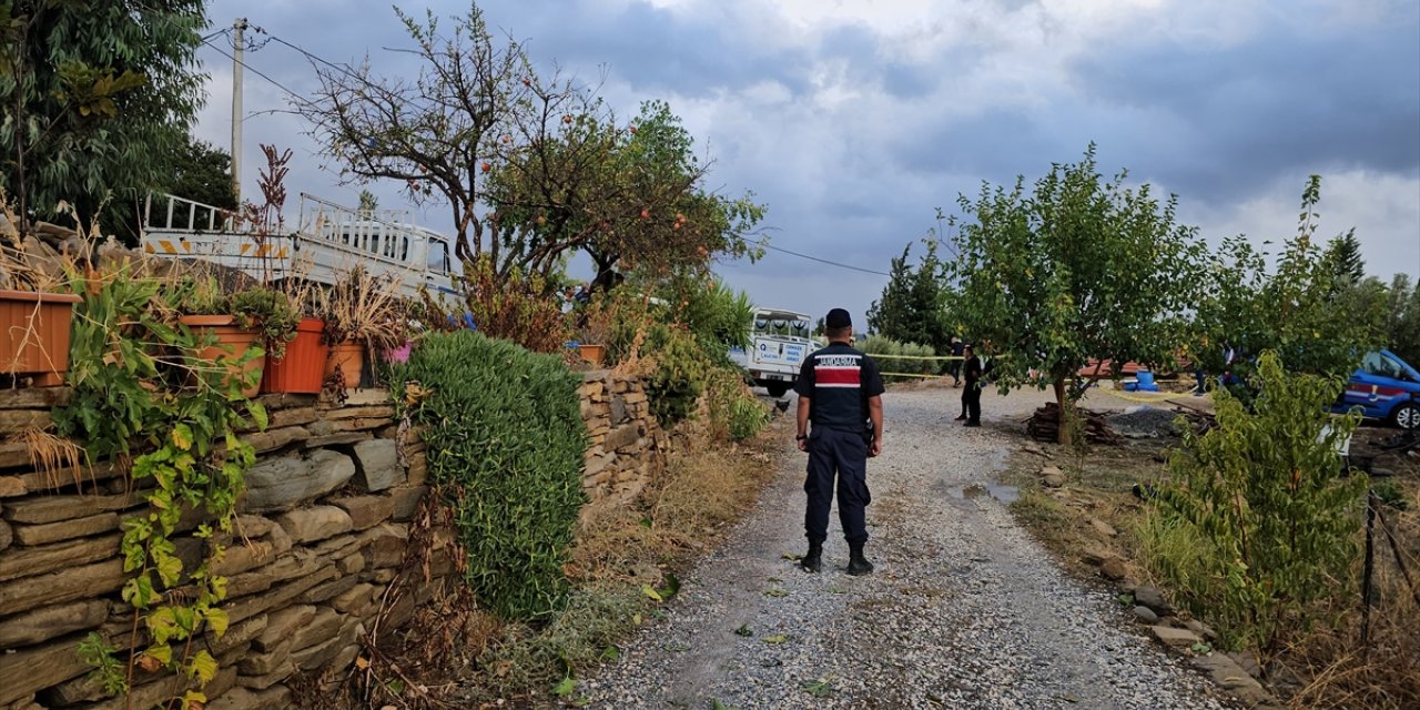 Antalya'da tartıştığı eşini av tüfeğiyle öldüren kişi intihar etti