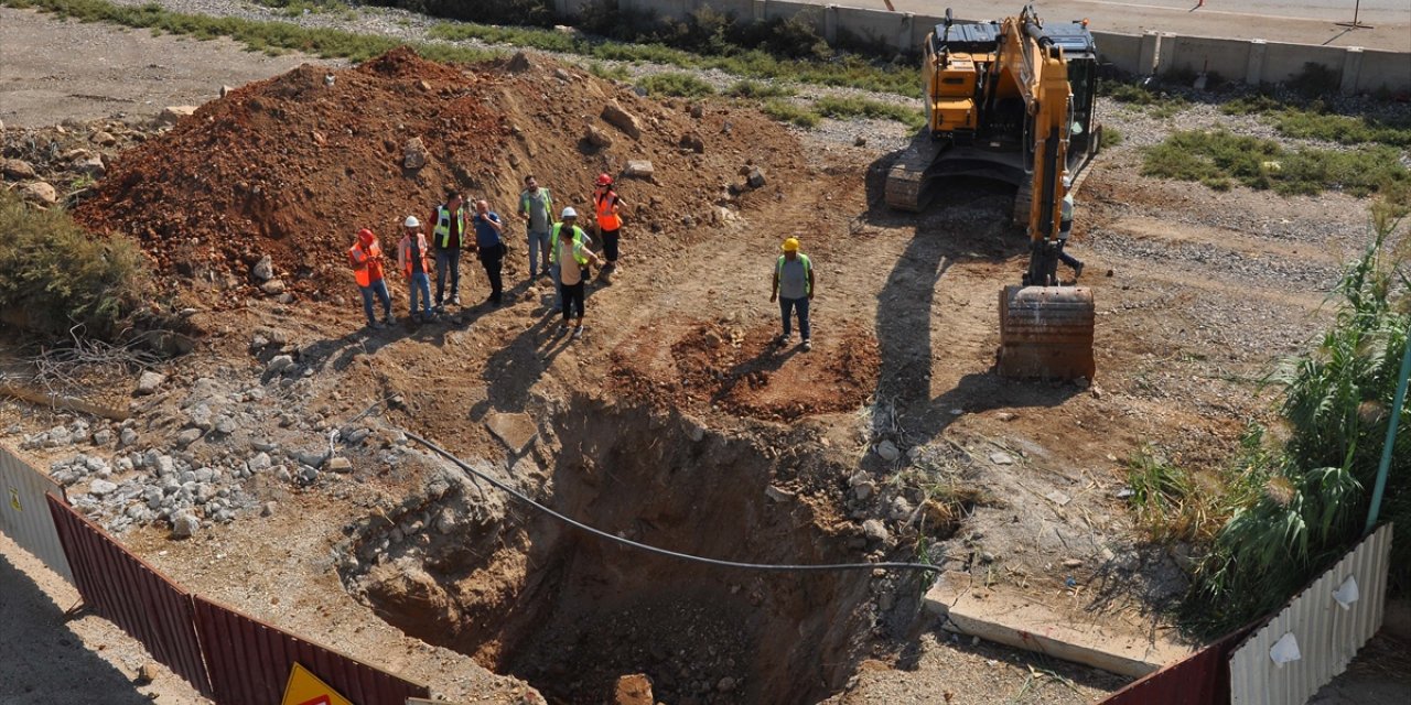 Mersin'de altyapı çalışmalarında doğal gaz borusu patladı