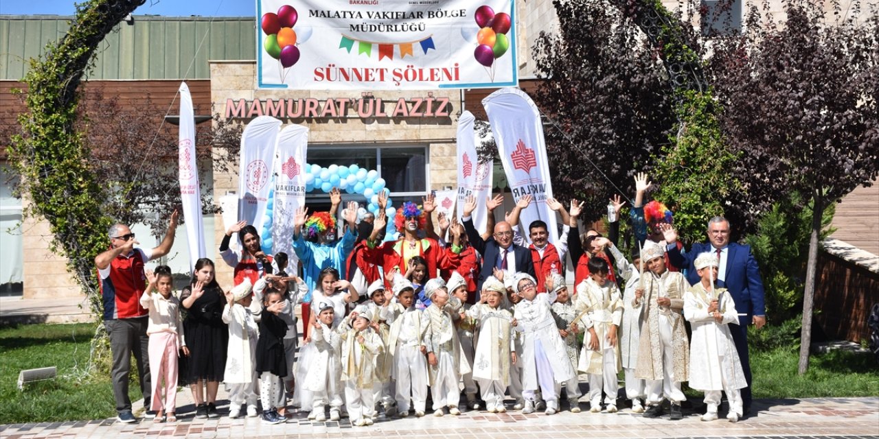 Elazığ'da 20 çocuk için sünnet şöleni düzenlendi