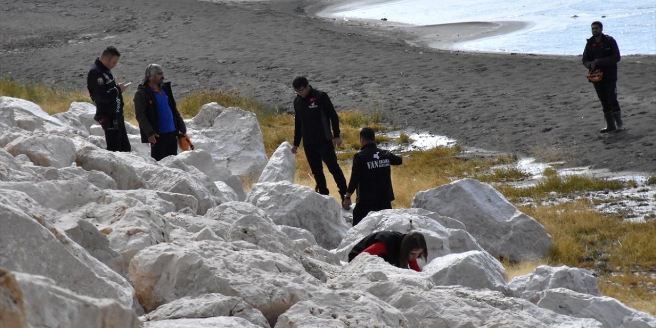 Van'da kaybolan üniversite öğrencisini arama çalışmaları devam ediyor