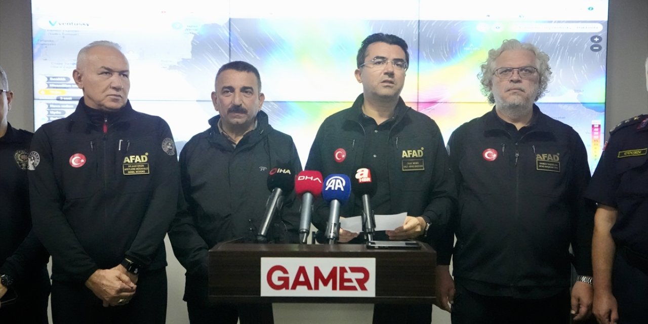 AFAD Başkanı Okay Memiş, kuvvetli yağışlara ilişkin Zonguldak'ta açıklama yaptı: