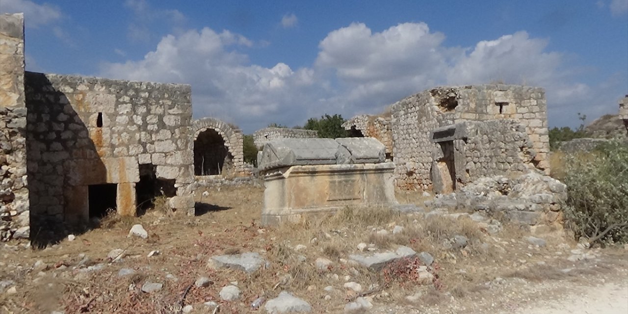 Elaiussa Sebaste Antik Kenti'ndeki çalışmalar nekropolde yoğunlaştı