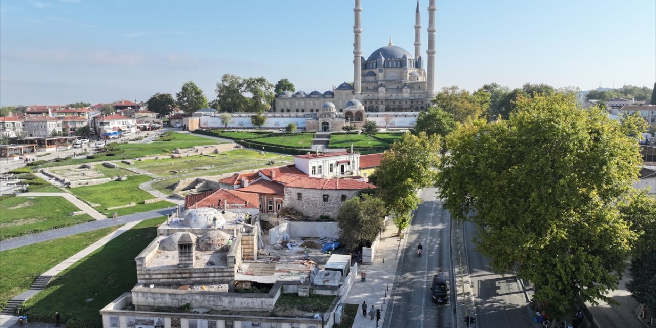 Edirne'deki Havlucular Hanı ve Mezit Bey Hamamı'nda restorasyon çalışmaları sürüyor