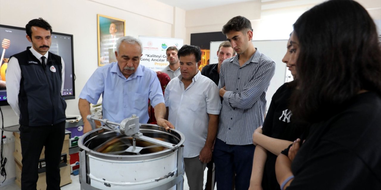 Karabük'te gençler arıcılıkla istihdama katılıyor